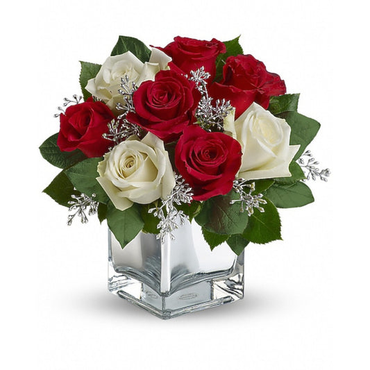 Teleflora's Snowy Night Bouquet